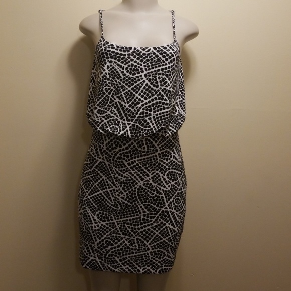 Susana Monaco Dresses & Skirts - Susana Monaco Black/White Sleeveless Dress-M